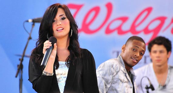 Jason Aldean, Toby Keith, Demi Lovato Corralled for Houston Rodeo