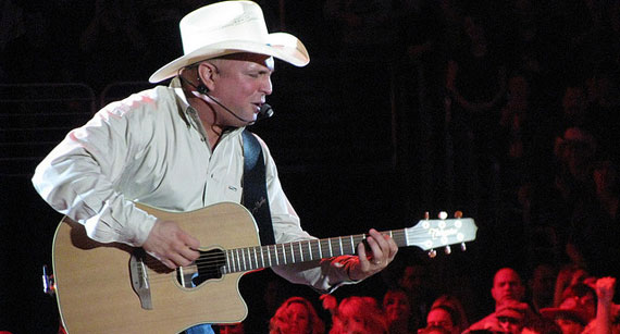 Garth Brooks Schedules New Round of Vegas Residency Dates