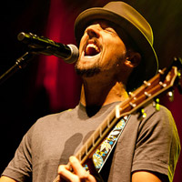 Jason Mraz Goes Acoustic for Upcoming Tour