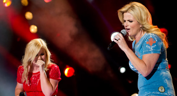 Garth Brooks Eyes Concert Tour in 2014, Yearwood May Join